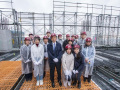 1_118.-理事長を囲んで記念撮影